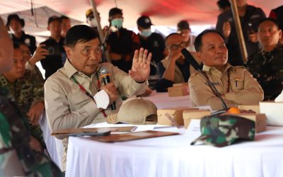 Perubahan Arah Angin Picu Pergeseran Dan Penyebaran Titik Api Karhutla di Kalimantan Tengah, Menko Polkam dan Kepala BNPB Turun Tangan
