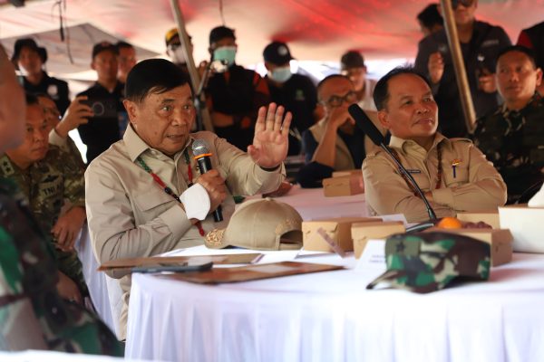 Perubahan Arah Angin Picu Pergeseran Dan Penyebaran Titik Api Karhutla di Kalimantan Tengah, Menko Polkam dan Kepala BNPB Turun Tangan