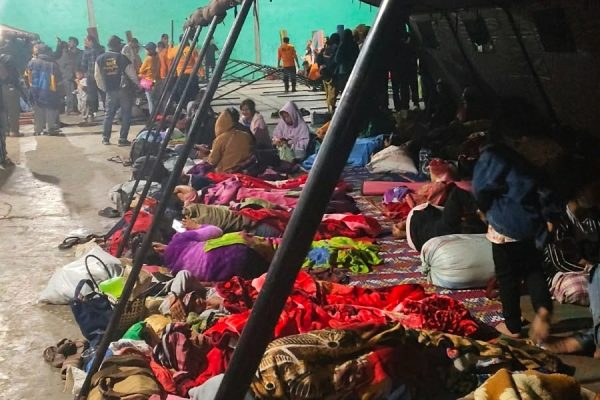 Aktivitas Gunung Sinabung Meningkat, Warga Kuta Tengah Mengungsi