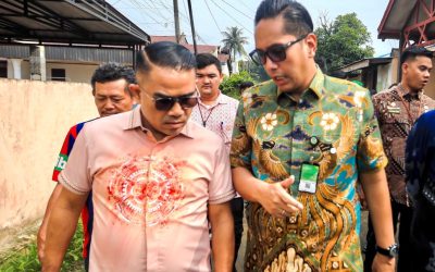 Respon Keluhan Warga Griya Kencana, Rico Waas Geber Pipa PDAM Hingga Perbaikan Drainase